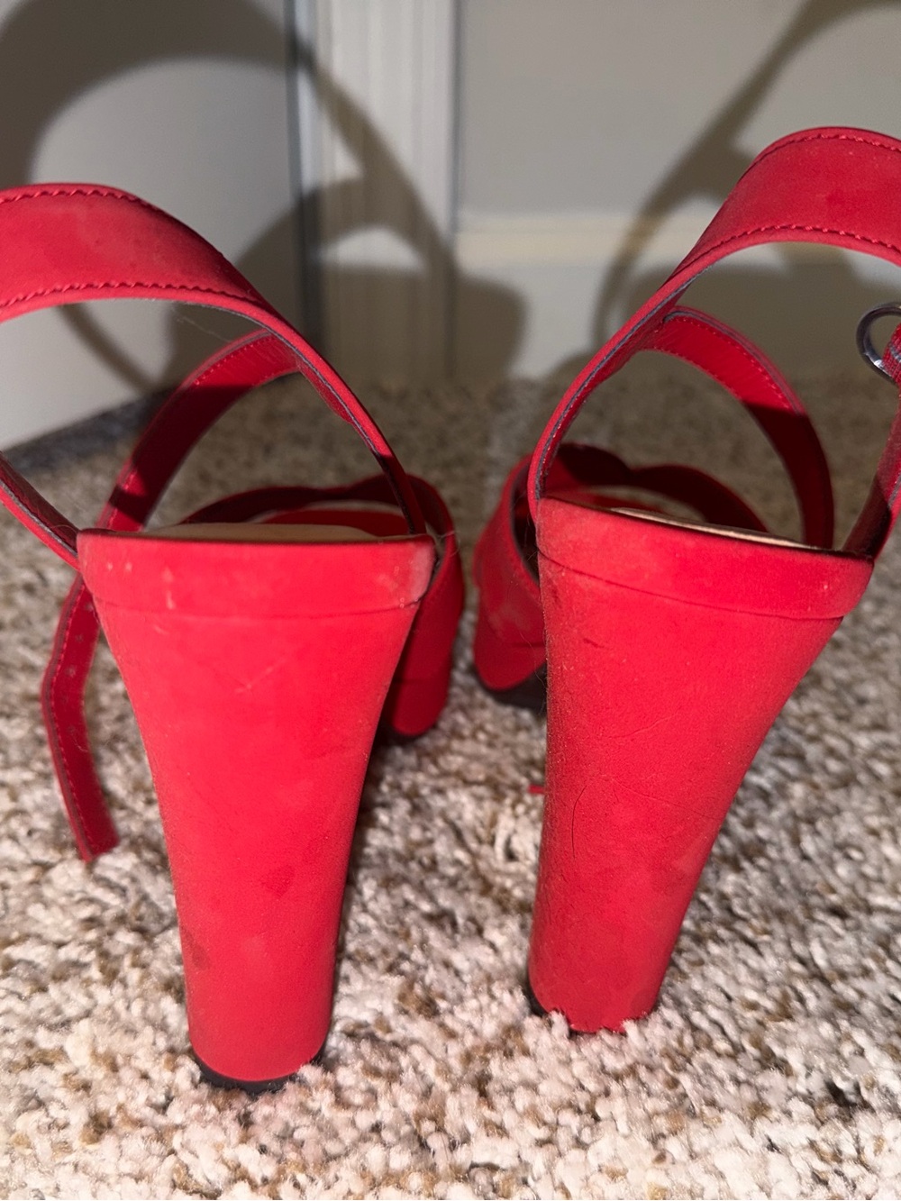 Red heels - Picture 4 of 5